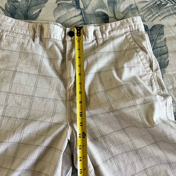 Quiksilver shorts - Picture 3 of 10